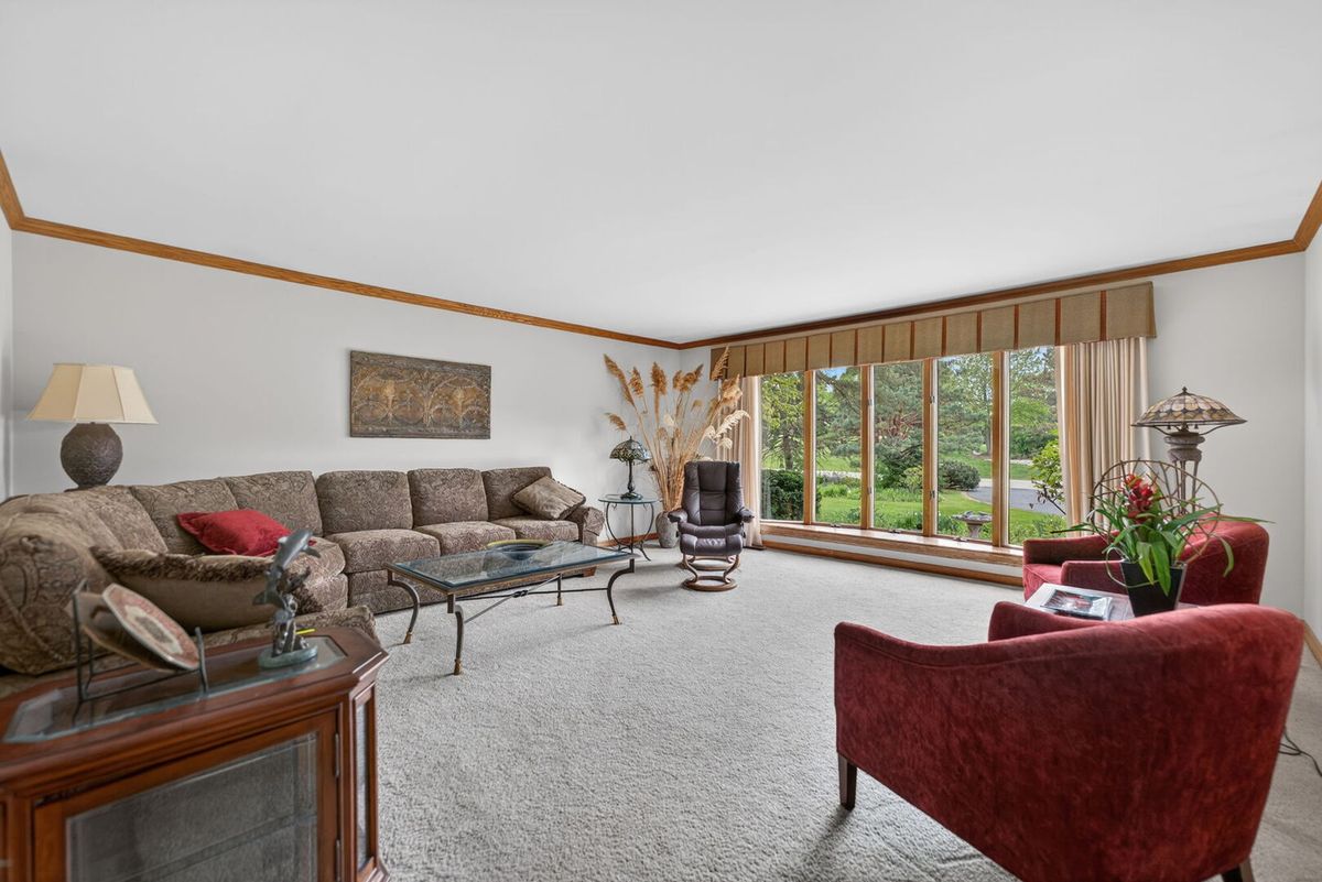 34 Carlisle Road, Hawthorn Woods, IL 60047