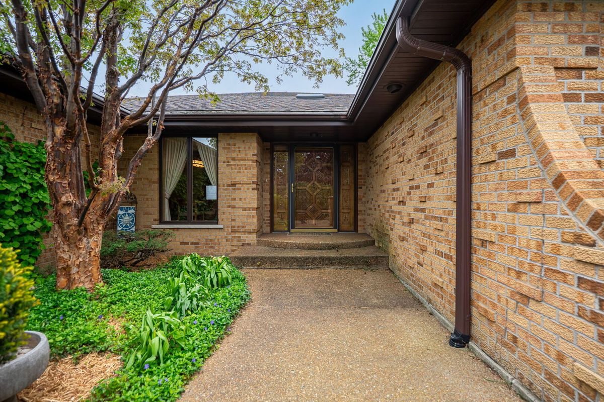 34 Carlisle Road, Hawthorn Woods, IL 60047