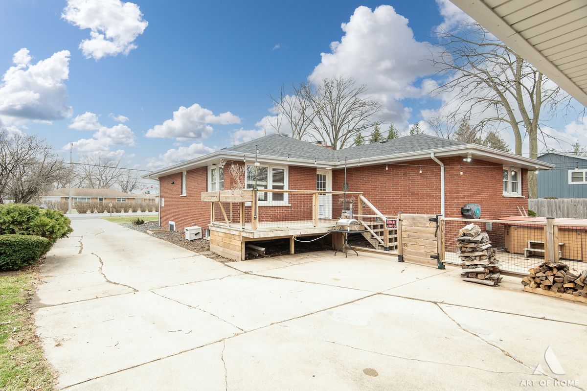 6106 W 127th Street, Palos Heights, IL 60463