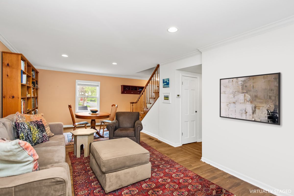 1324 Golf Avenue, Highland Park, IL 60035