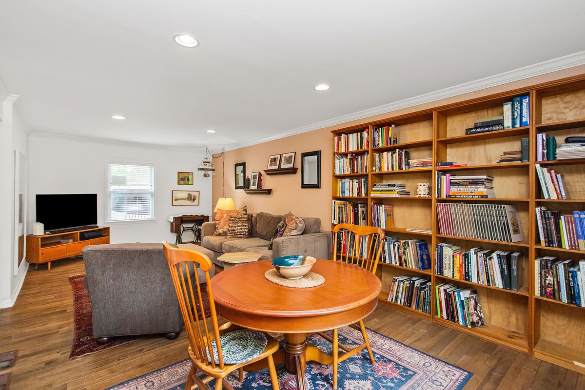 1324 Golf Avenue, Highland Park, IL 60035