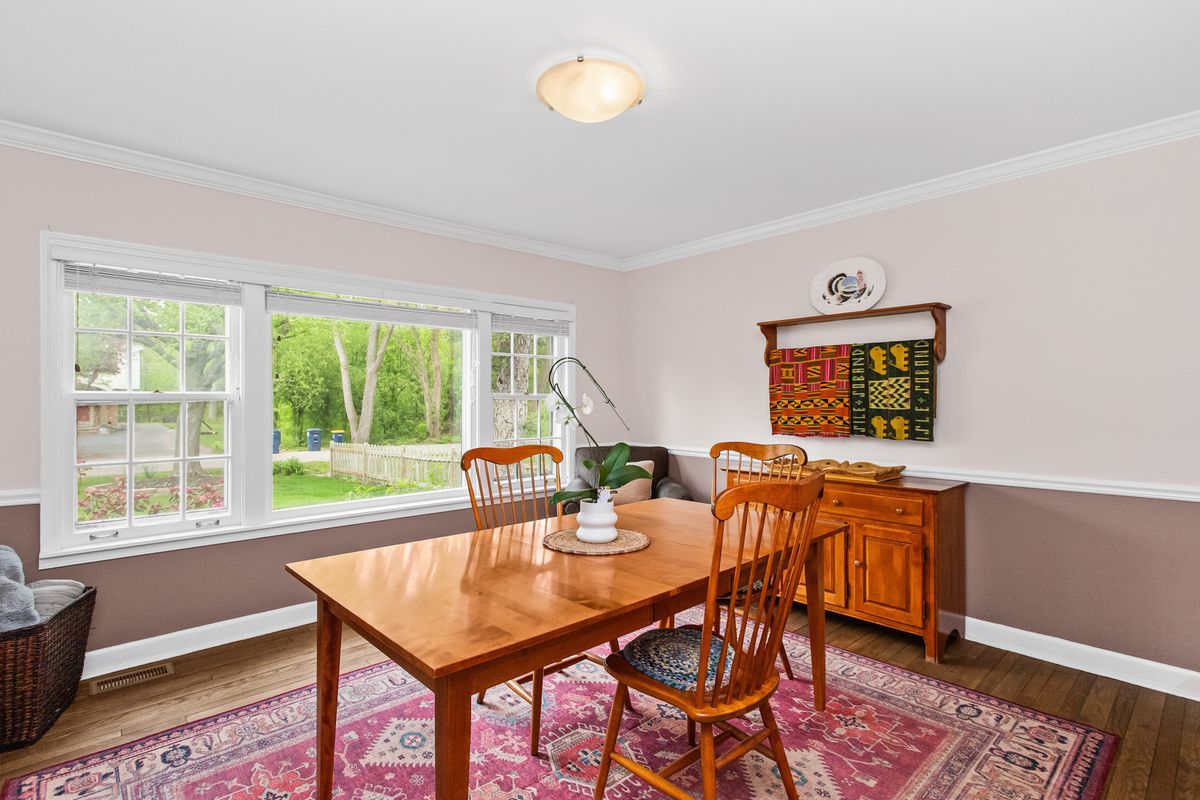 1324 Golf Avenue, Highland Park, IL 60035
