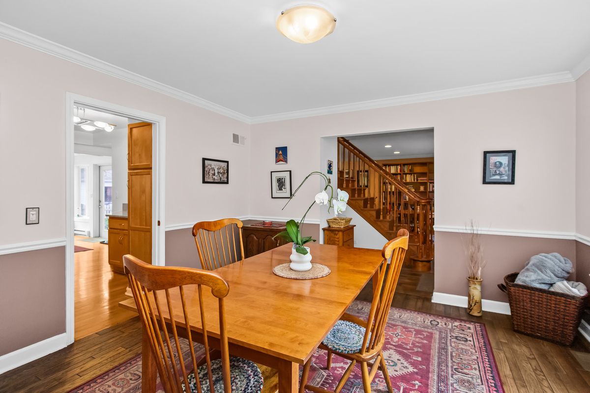 1324 Golf Avenue, Highland Park, IL 60035
