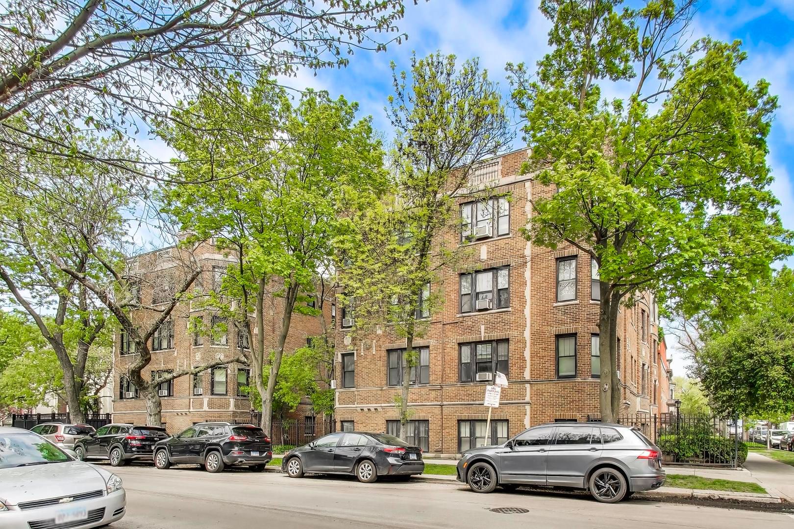 1106 W Montana Street #1 — Chicago, IL 60614