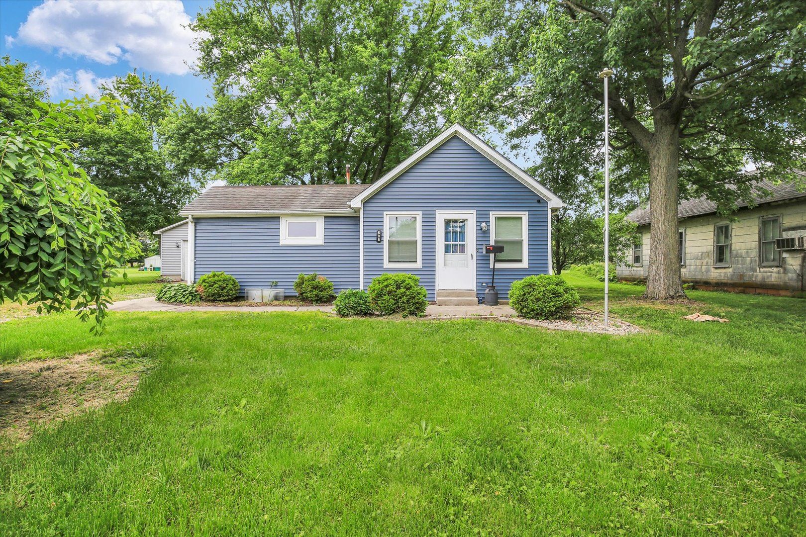 506 E Richardson — Farmer City, IL 61842