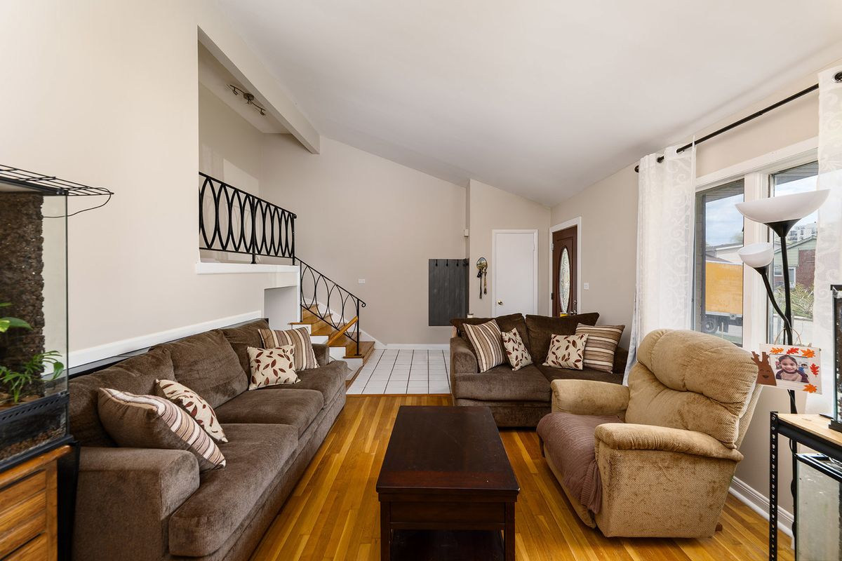 9476 Terrace Place, Des Plaines, IL 60016