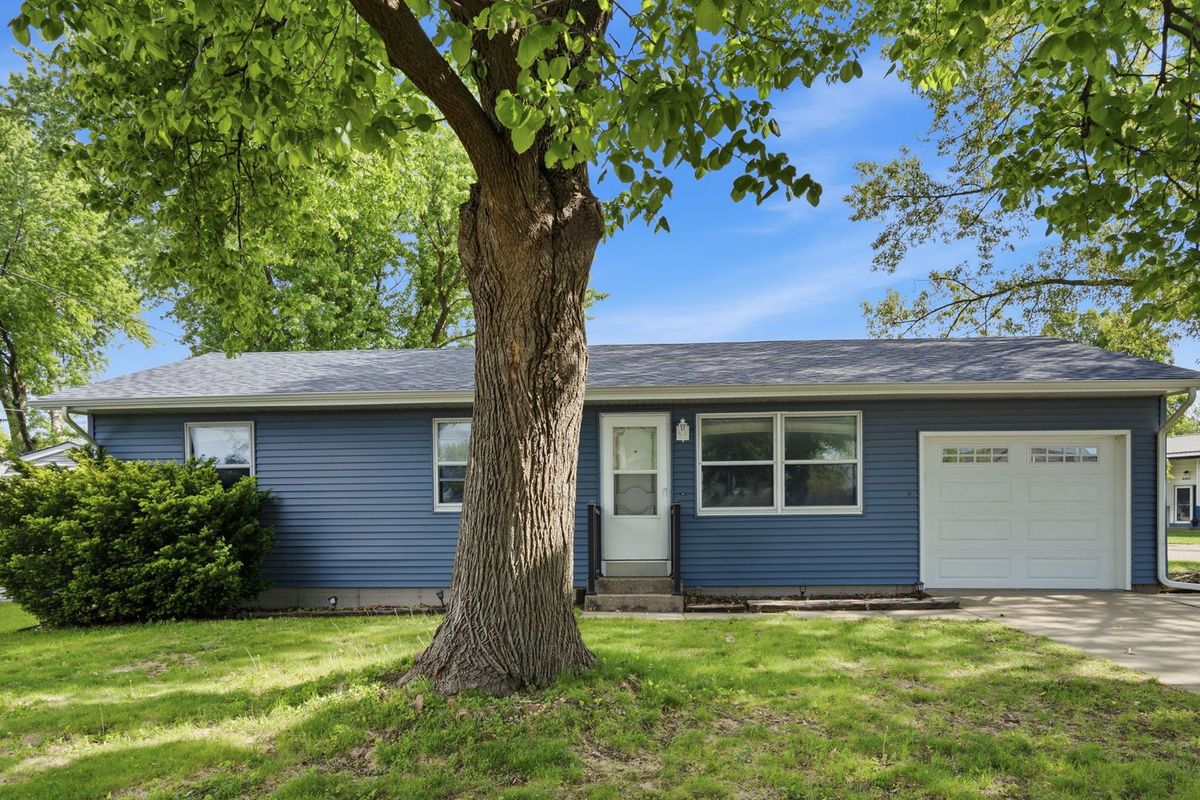 2010 63rd Street, Davenport, IA 52806