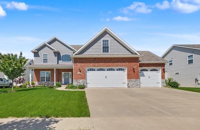 311 Bradford Avenue, Savoy, IL 61874