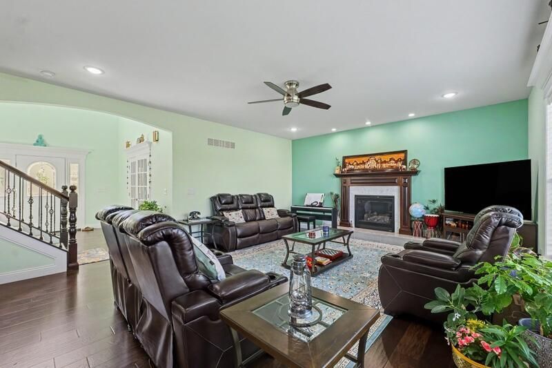 311 Bradford Avenue, Savoy, IL 61874