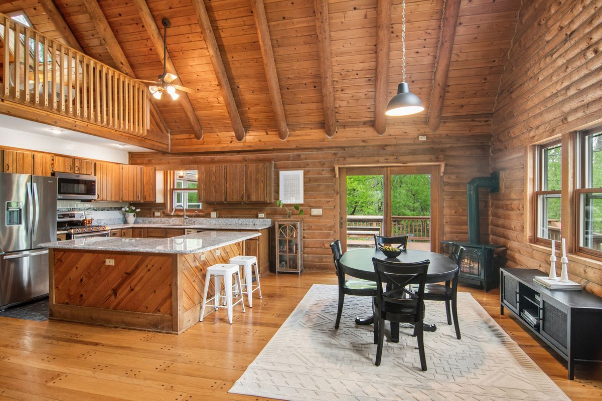 200 Wildwood Lane, Fox River Grove, IL 60021