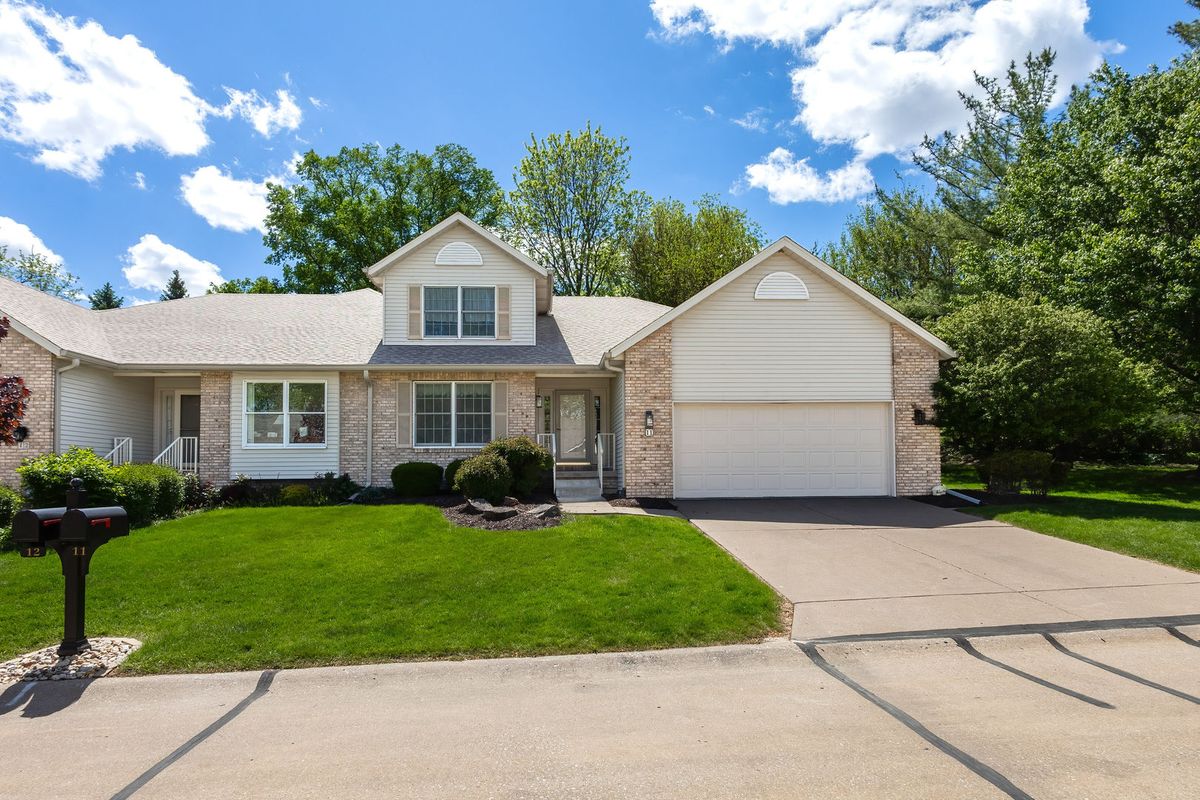3000 32nd Street, Davenport, IA 52807