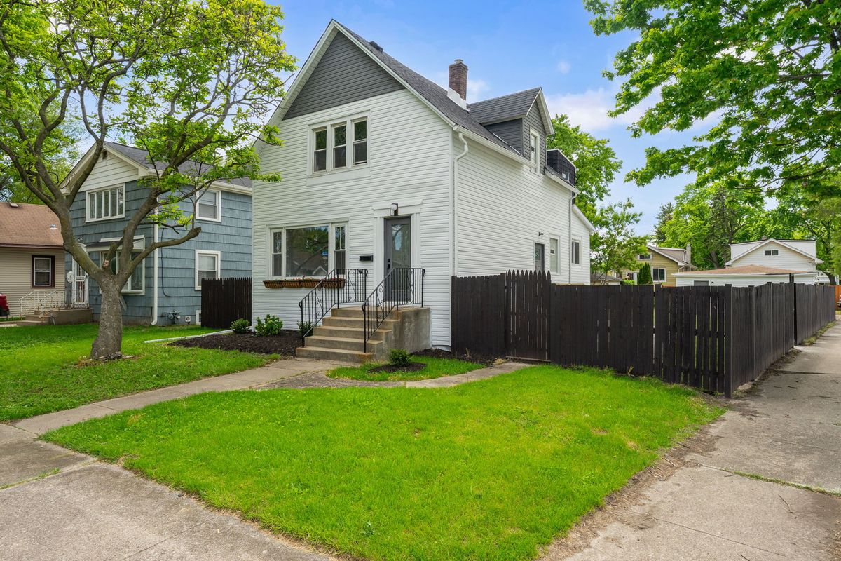 1812 S 20th Avenue, Maywood, IL 60153
