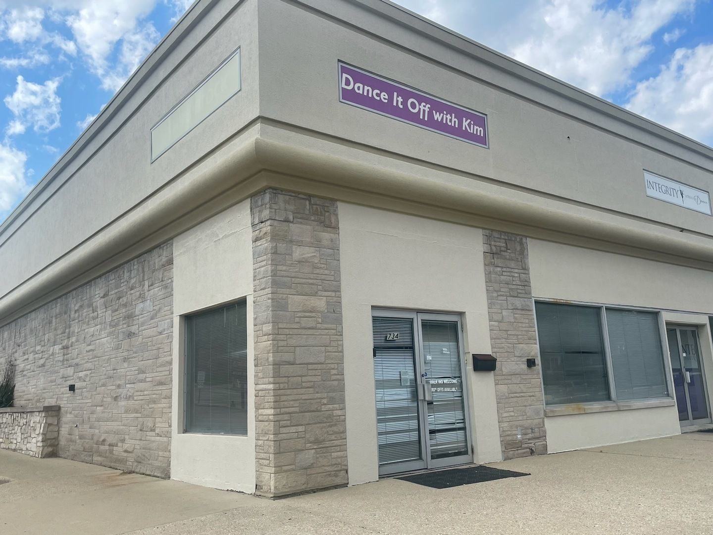 734 W Chicago Street — Elgin, IL 60124