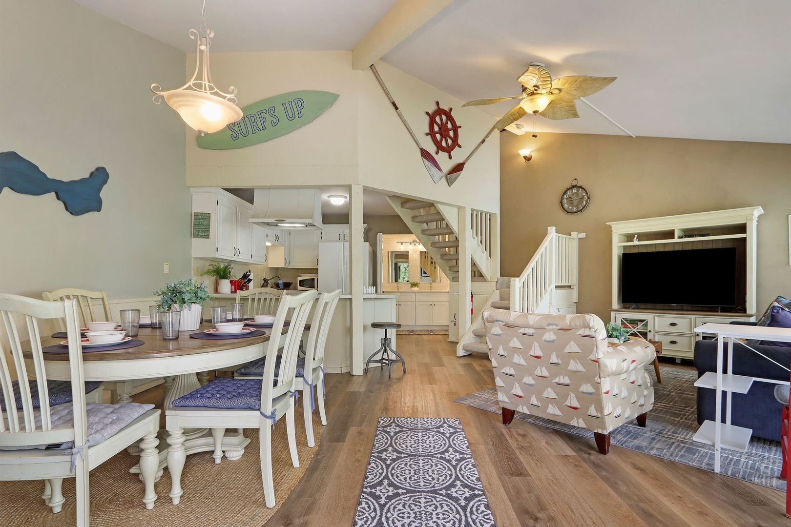 511E Tam O'Shanter Drive #E — Fontana, WI 53125