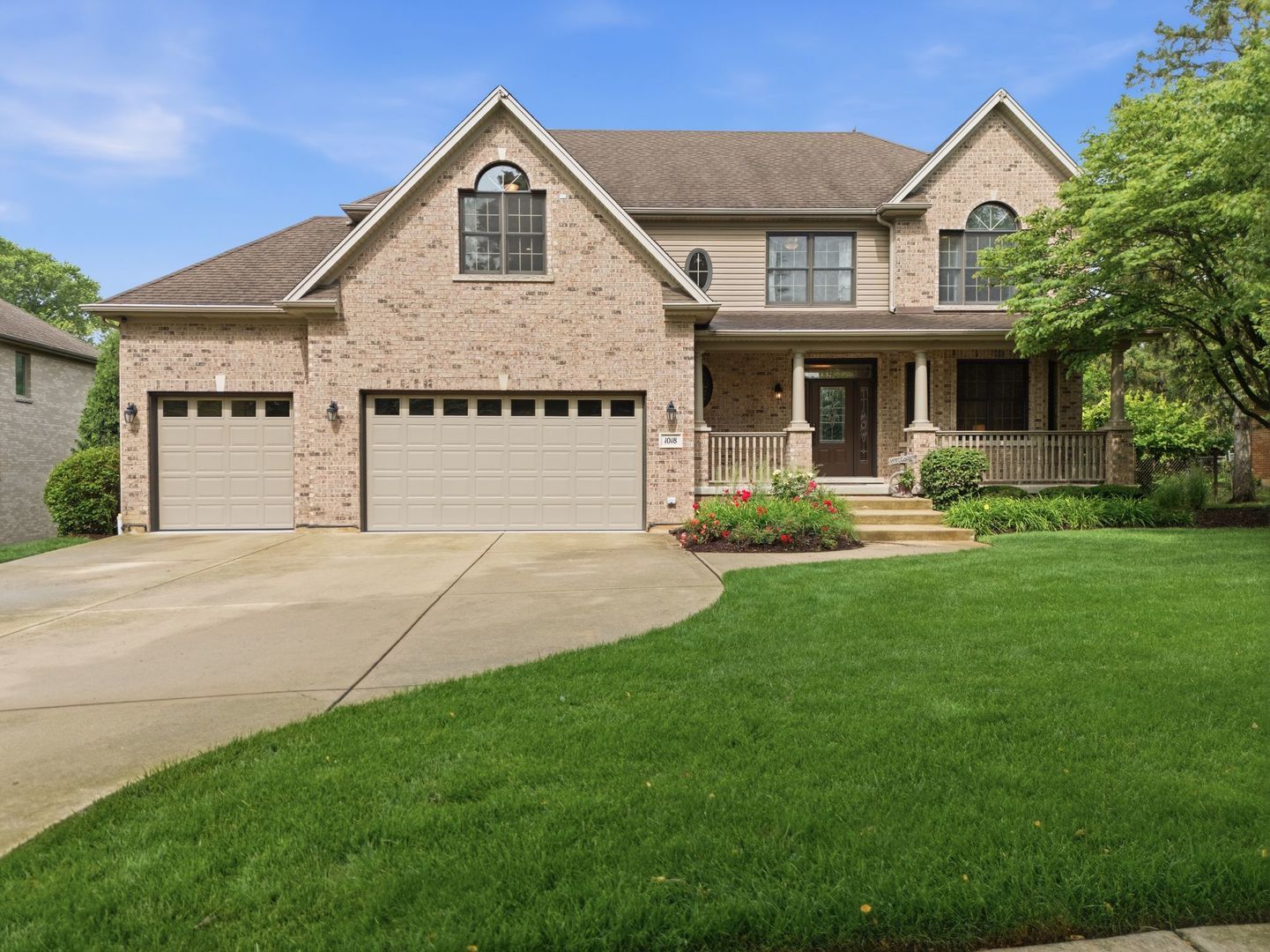 1018 S Ahrens Avenue — Lombard, IL 60148