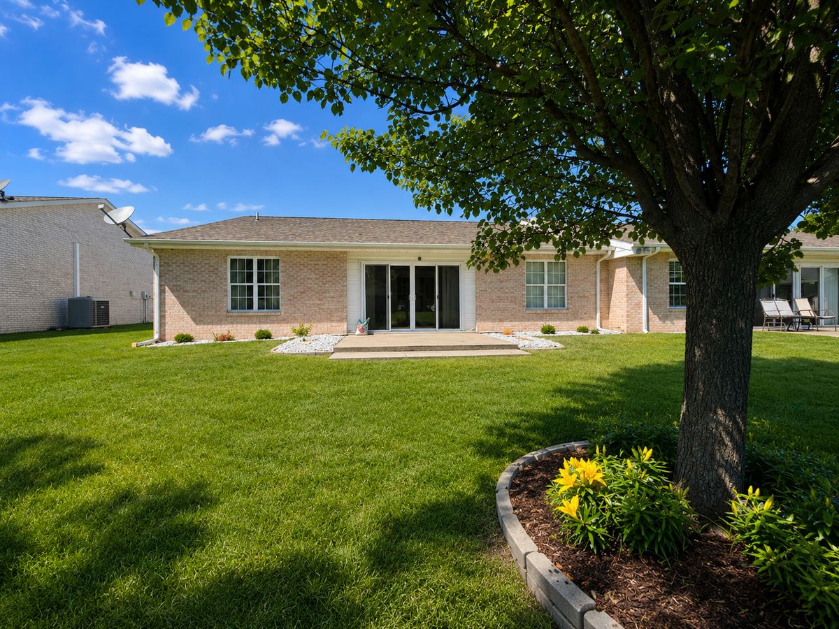 654 Lake Harbor Drive, Marion, IL 62959