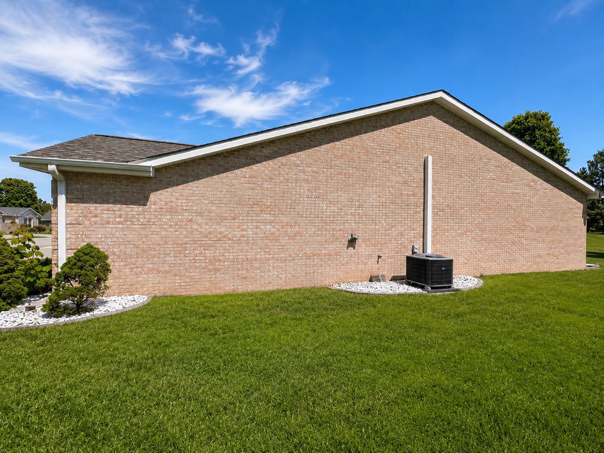 654 Lake Harbor Drive, Marion, IL 62959