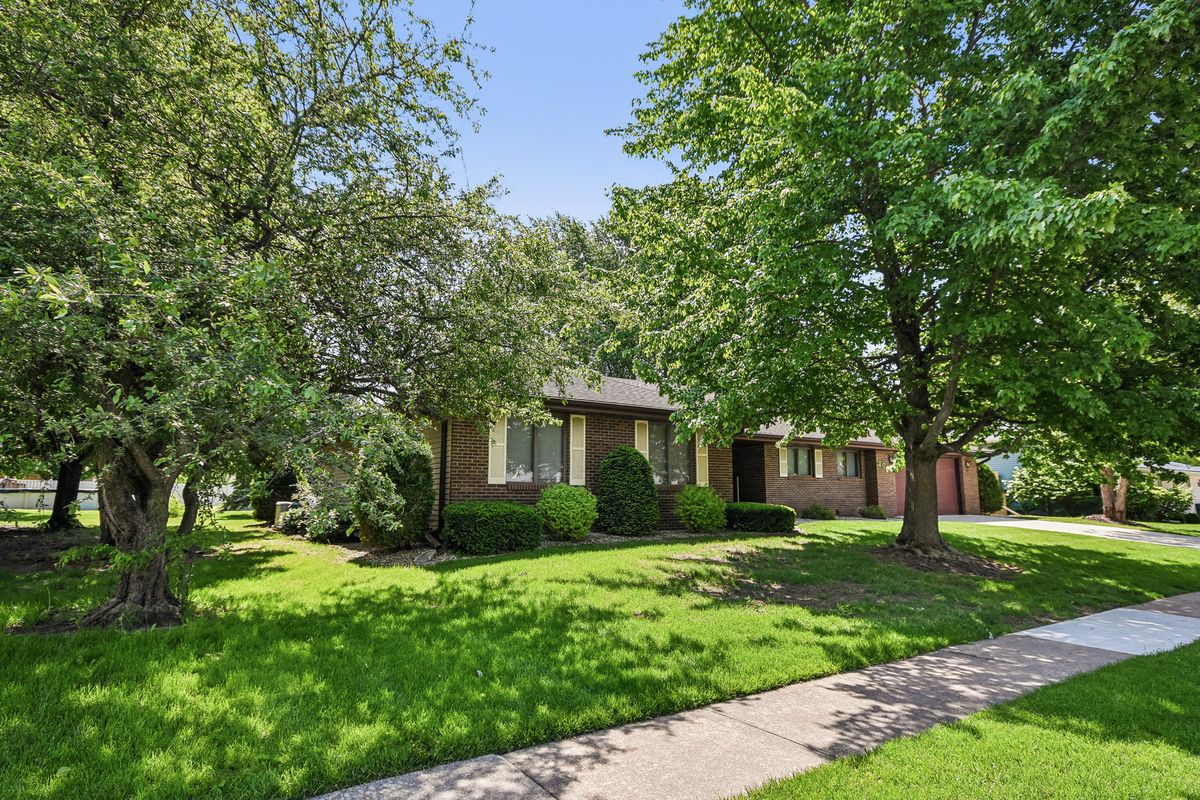 204 Carriage Drive, Morris, IL 60450