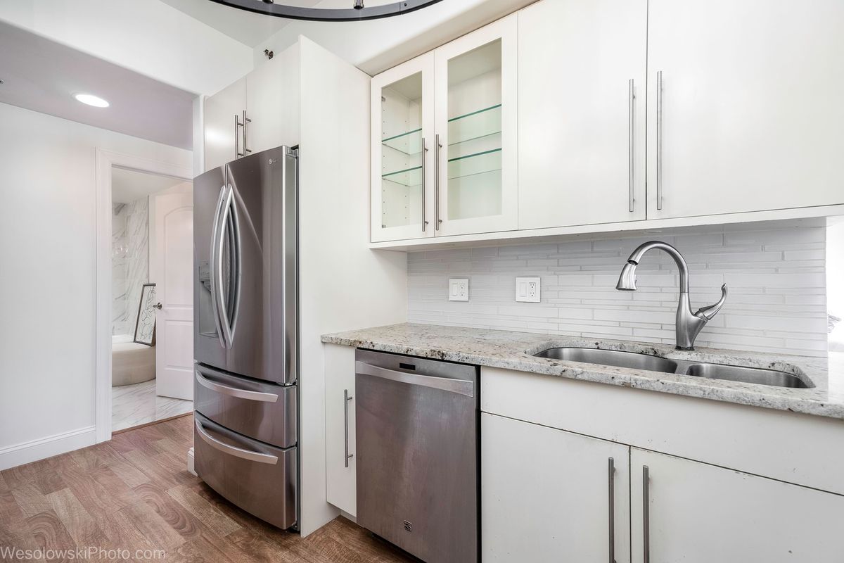 1705 Pavilion Way #208, Park Ridge, IL 60068