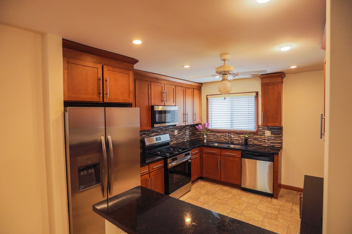 7218 W Wrightwood Avenue #107, Elmwood Park, IL 60707