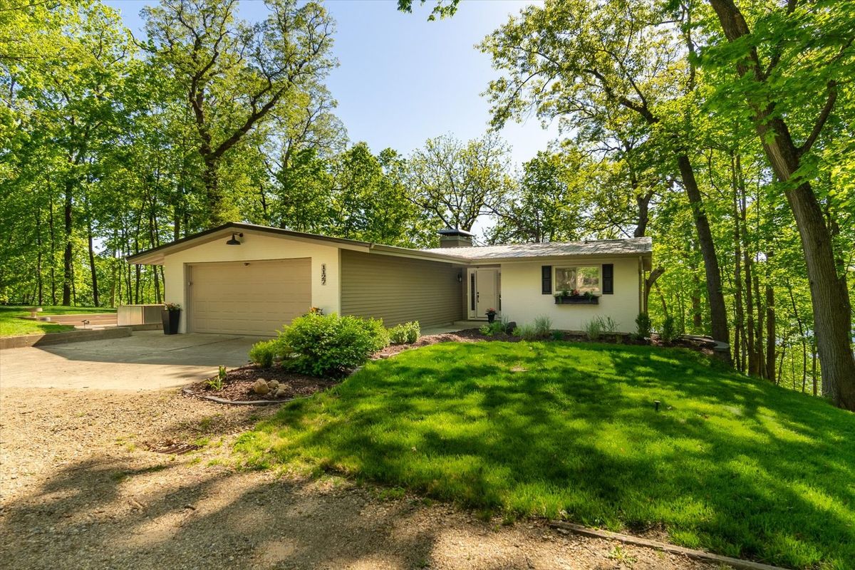 1127 Loganberry Lane, Varna, IL 61375