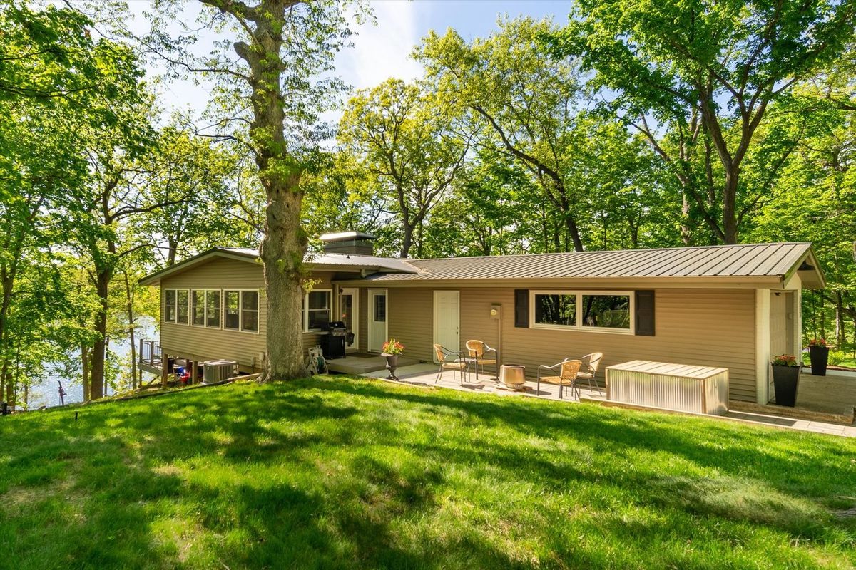1127 Loganberry Lane, Varna, IL 61375