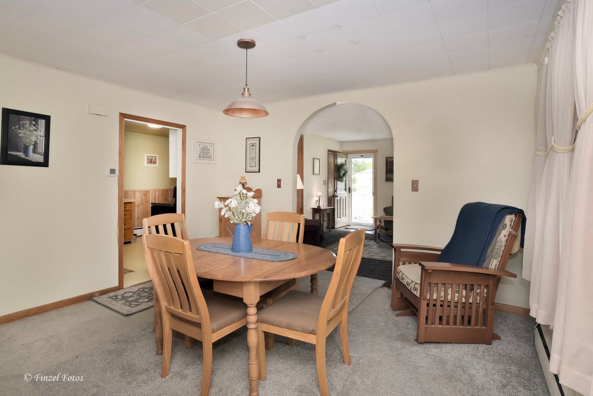 9805 Illinois Street, Hebron, IL 60034