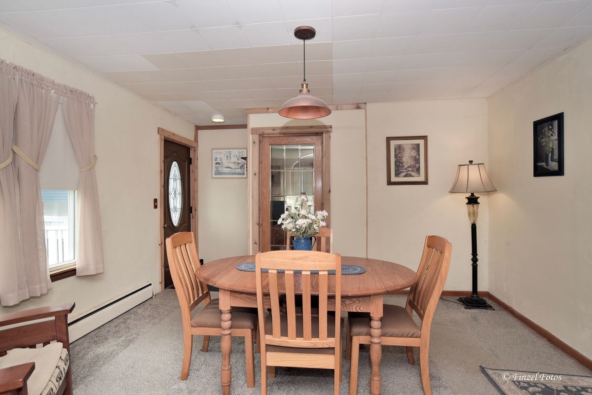 9805 Illinois Street, Hebron, IL 60034