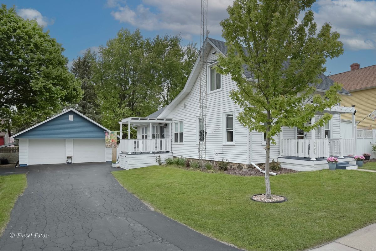 9805 Illinois Street, Hebron, IL 60034