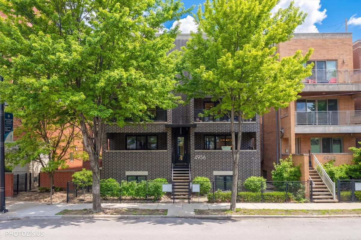 4956 Western Avenue, Chicago, IL 60625