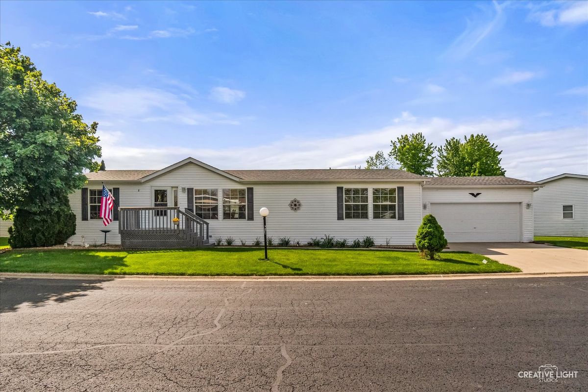 611 Bluebird Circle, Sandwich, IL 60548