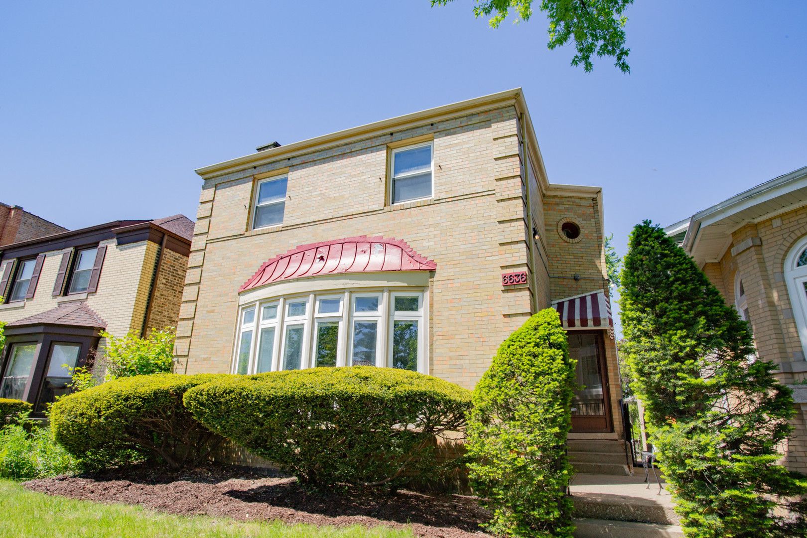 6636 N Talman Avenue — Chicago, IL 60645
