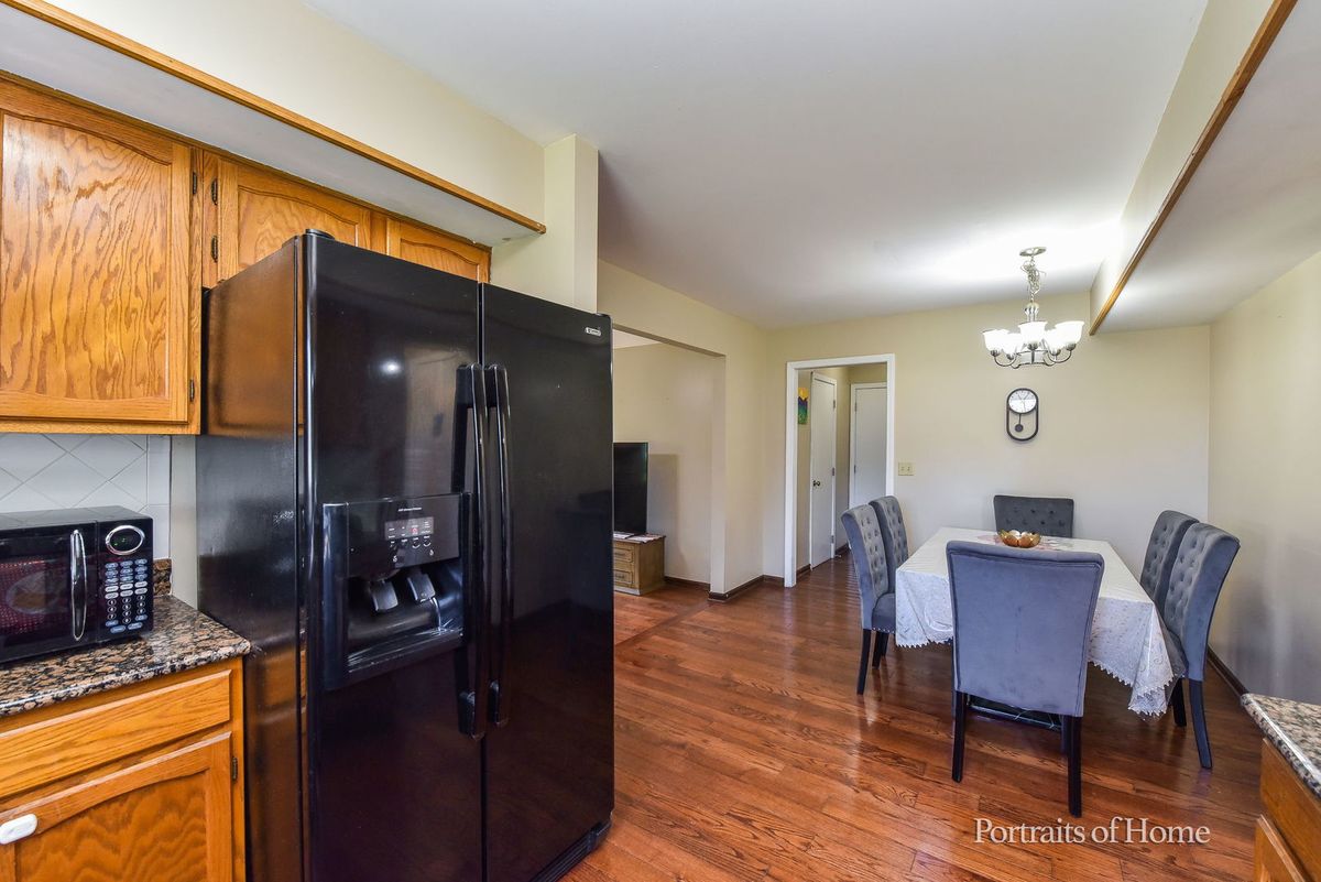 2475 Westleigh Court, Aurora, IL 60504