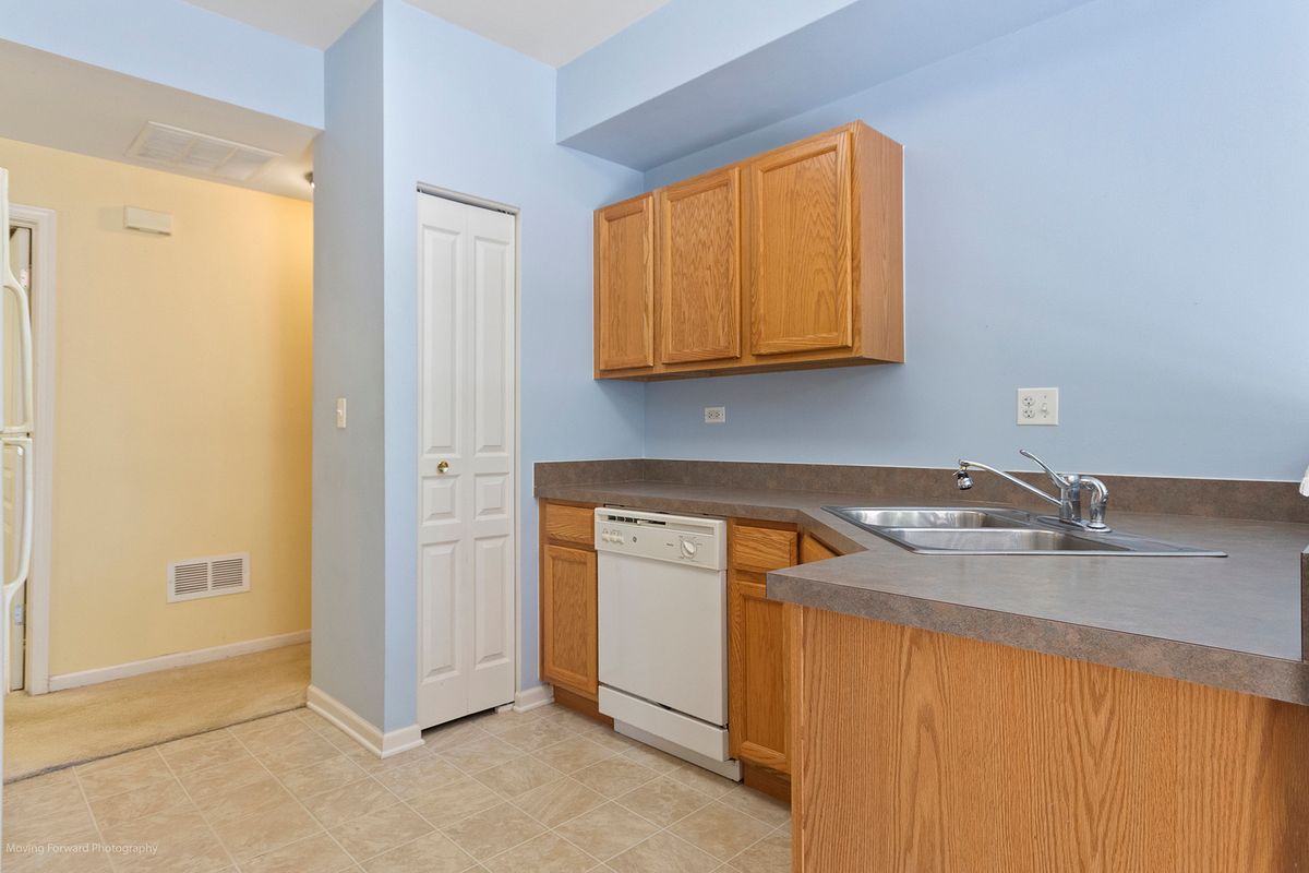 514 Metropolitan Street, Aurora, IL 60502