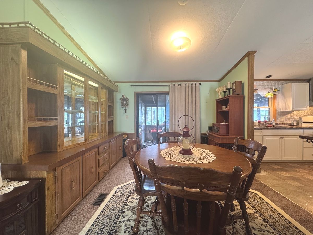 10 Maple Ridge, Manteno, IL 60950