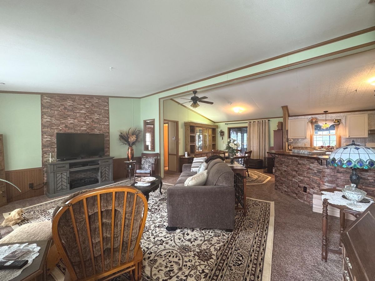 10 Maple Ridge, Manteno, IL 60950