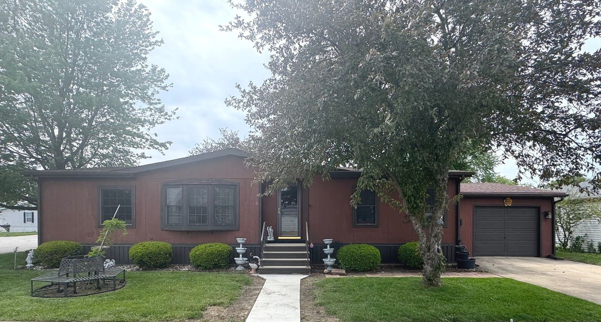 10 Maple Ridge, Manteno, IL 60950