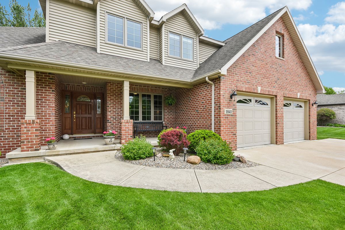 1041 Lakeview Drive, Morris, IL 60450