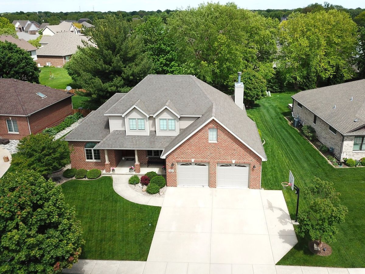 1041 Lakeview Drive, Morris, IL 60450