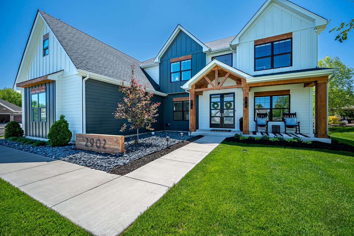 2902 Hampton Avenue, North Aurora, IL 60542