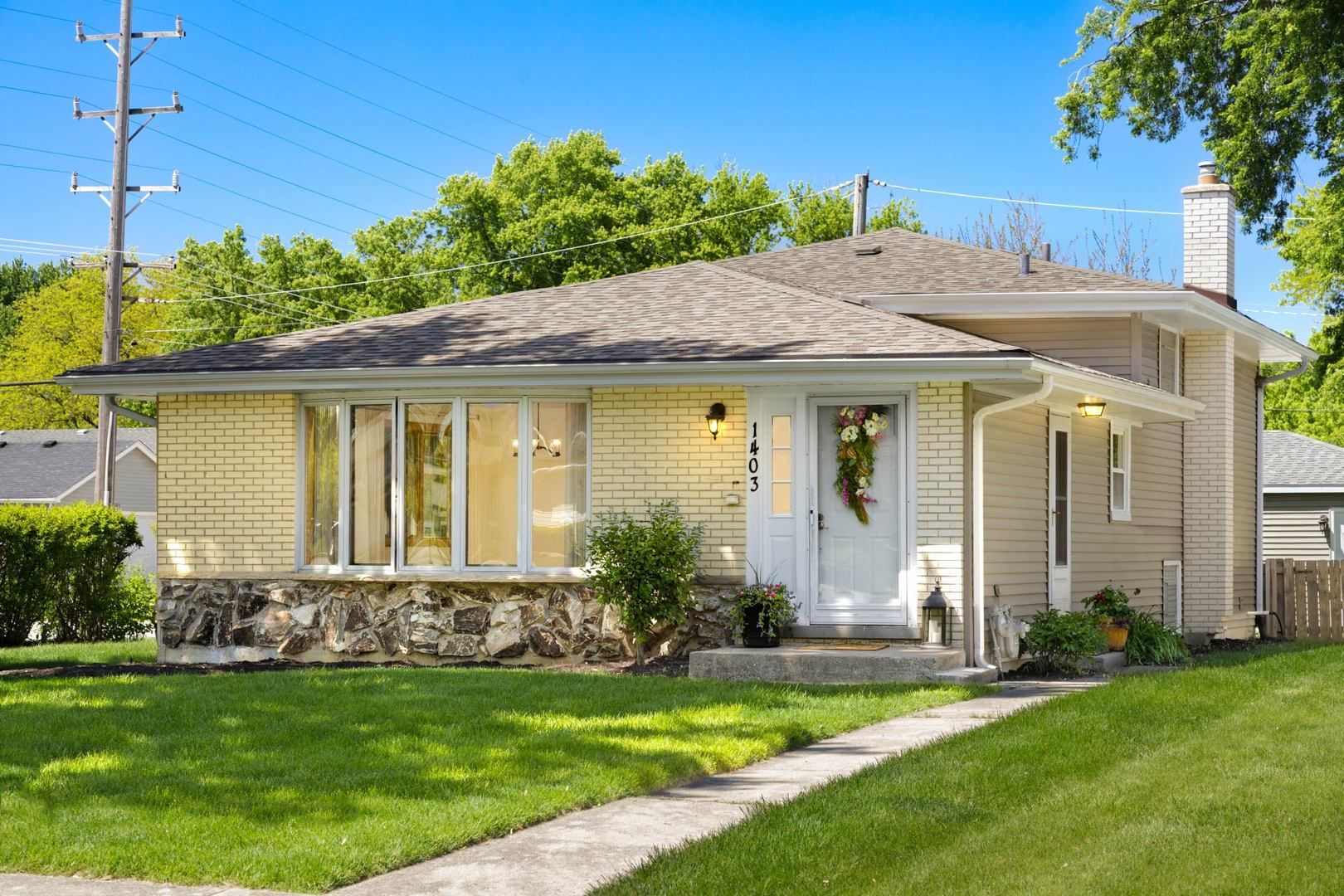 1403 E Lowden Avenue — Wheaton, IL 60189