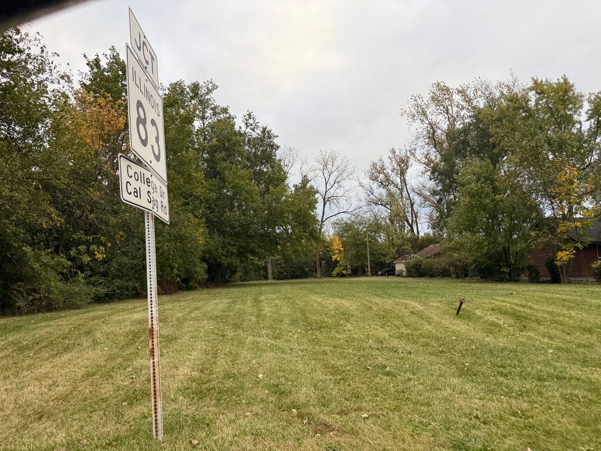 11923 Southwest Highway, Palos Park, IL 60464