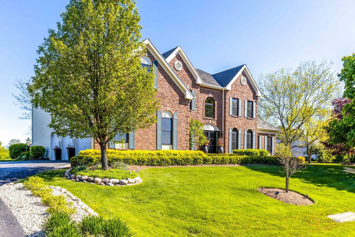 23843 N LOOKOUT POINTE Road, Lake Barrington, IL 60010
