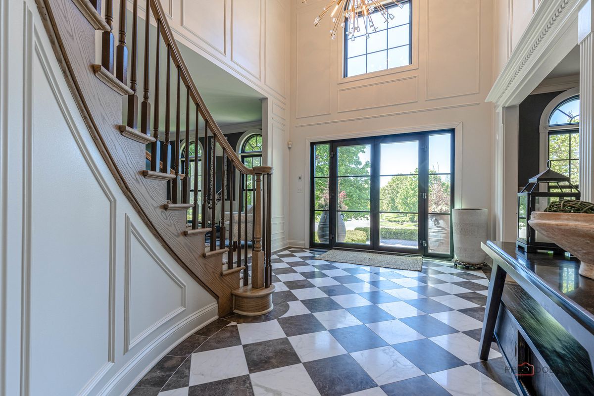 23843 N LOOKOUT POINTE Road, Lake Barrington, IL 60010