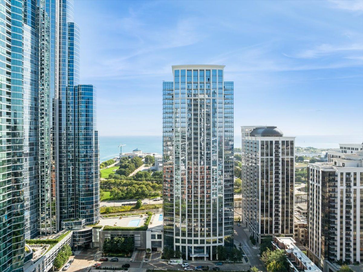 1235 Prairie Avenue, Chicago, IL 60605