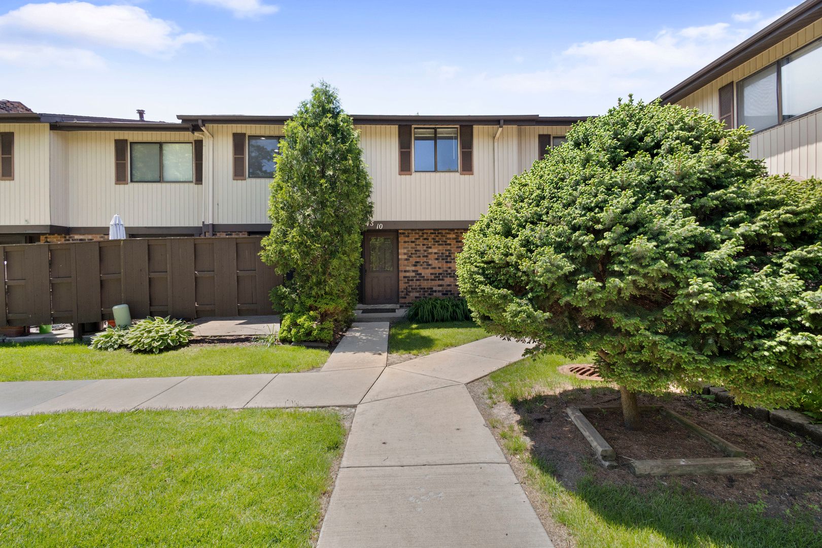 7345 Winthrop Way #10 — Downers Grove, IL 60516
