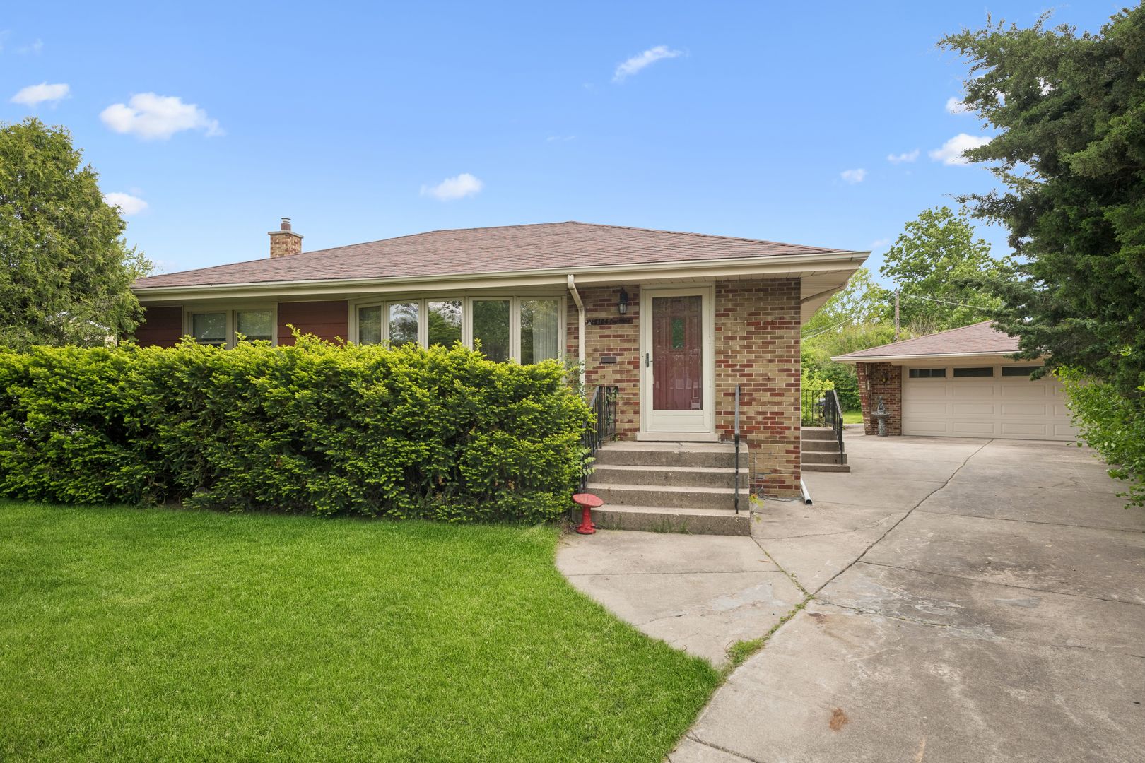8106 W Courtland Avenue — Norridge, IL 60706