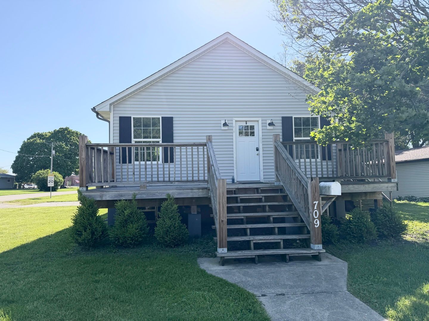 709 N Mill Street — Leroy, IL 61752