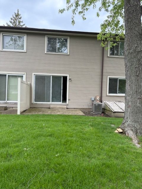 842 GREENBRIAR Lane, University Park, IL 60484