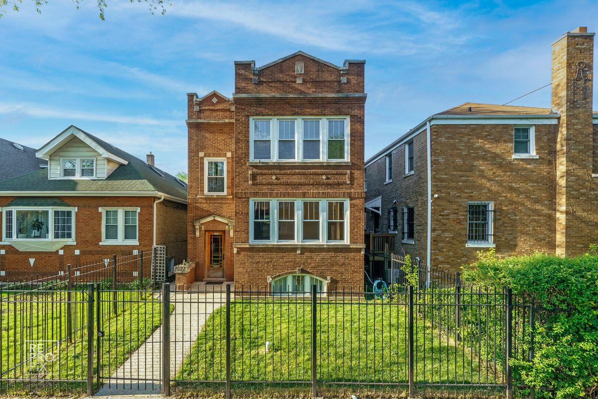 4055 Nelson Street, Chicago, IL 60641